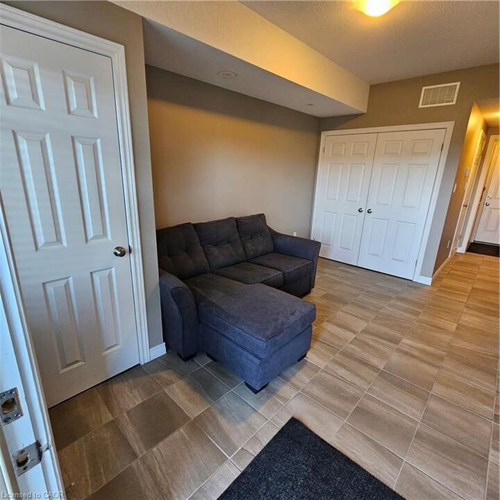 Property Photo:  70 Willowrun Drive E4  ON N2A 0J3 