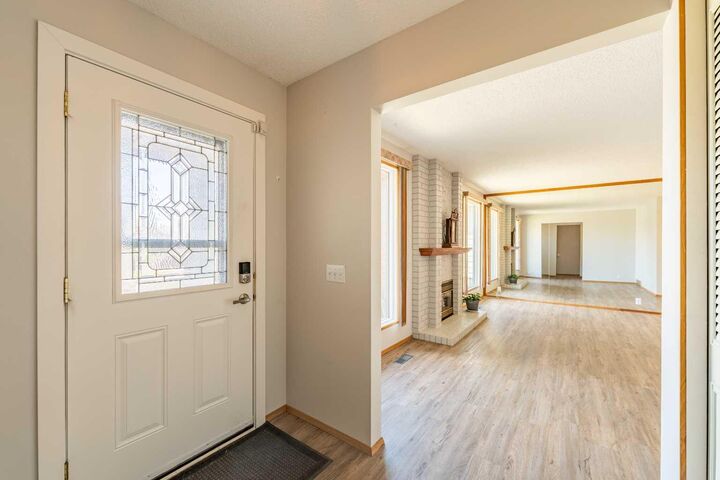 Property Photo:  3320 Temple Road NE  AB T1Y 3A9 