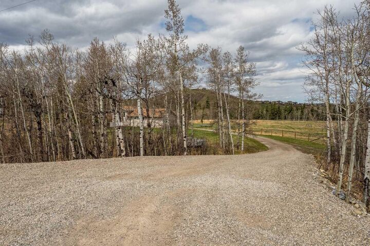 Property Photo:  370 16 Avenue  AB T0L 2A0 