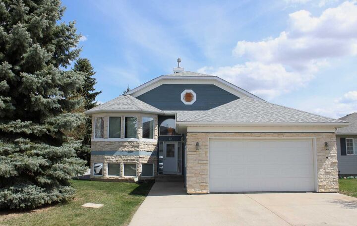 Property Photo: 71 Park Place W AB T1R 1G6