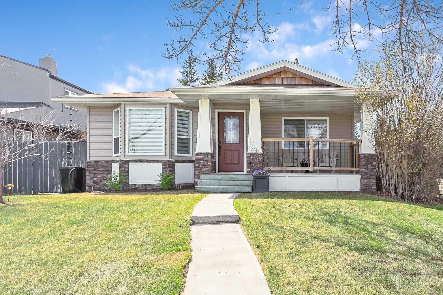 Property Photo:  95 Hillgrove Crescent SW  AB T2V 3K9 