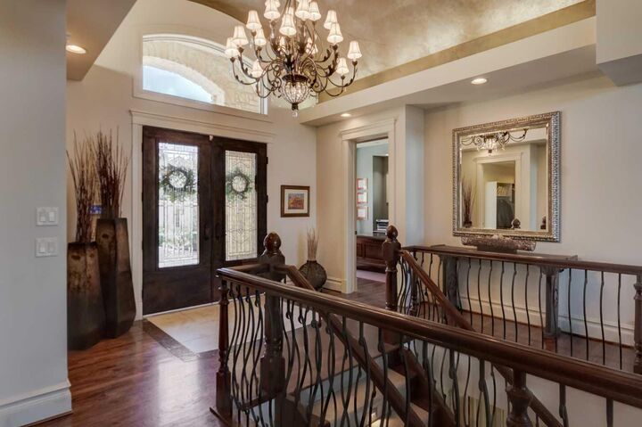 Property Photo:  9 Spring Valley Terrace SW  AB T3H 4V2 