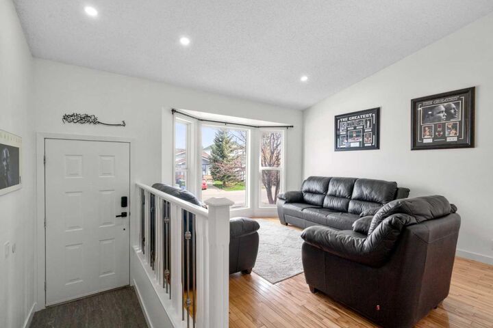 Property Photo:  107 Cedargrove Way SW  AB T2W 4V1 