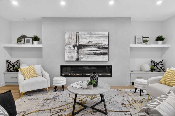 Property Photo:  739 Sabrina Road SW  AB T2W 0P4 