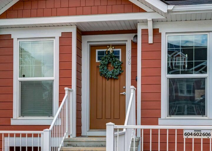 Property Photo:  606 Cranford Mews SE  AB T3M 2P1 