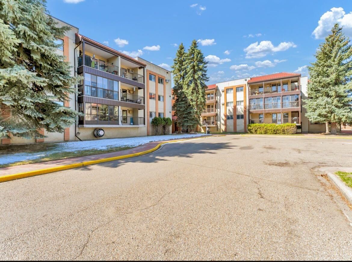 Property Photo:  1480 Southveiw Drive SE 127  AB T1B 3Z3 