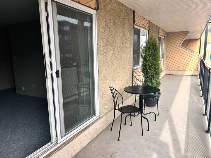 Property Photo:  617 56 Avenue SW 307  AB T2V 0G9 