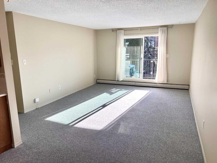 Property Photo:  617 56 Avenue SW 307  AB T2V 0G9 