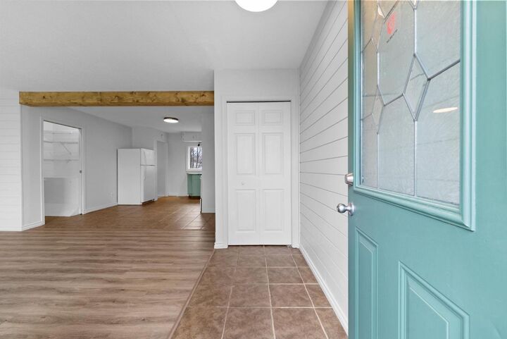 Property Photo:  5228 47 Street  AB T4V 1K4 