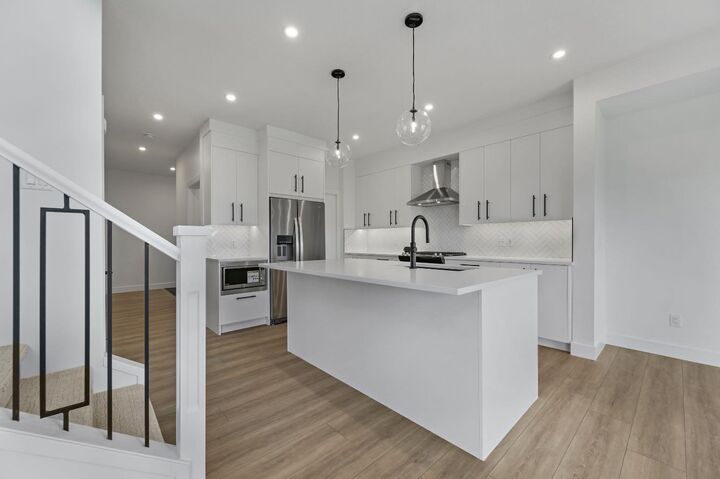 Property Photo:  135 Walgrove Bay SE  AB T2X 4Y7 