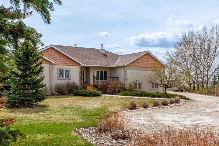 Photo de la propriété:  262039 Township Road 224  AB T0J 0M0 