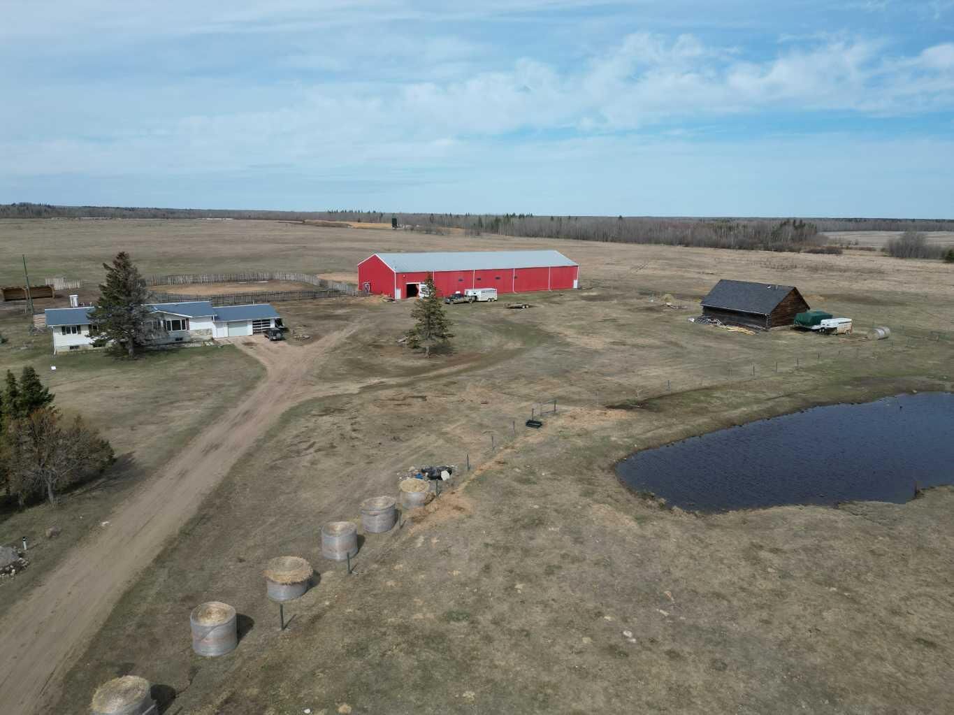 Property Photo:  225024 Twp Rd 624  AB T0G 1Z0 