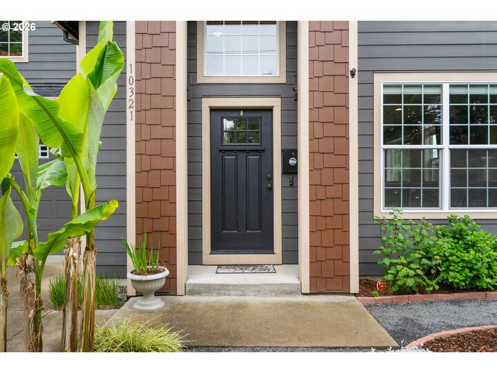 Property Photo:  10321 N Midway Ave  OR 97203 