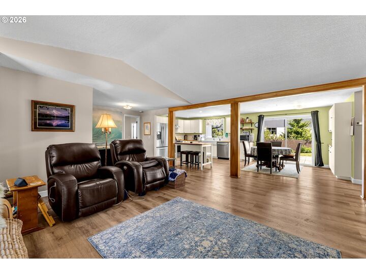 Property Photo:  1217 SE 147th Ave  WA 98683 