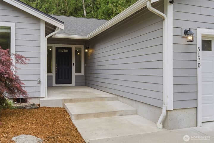 Property Photo:  5170  Independence Place SW  WA 98367 