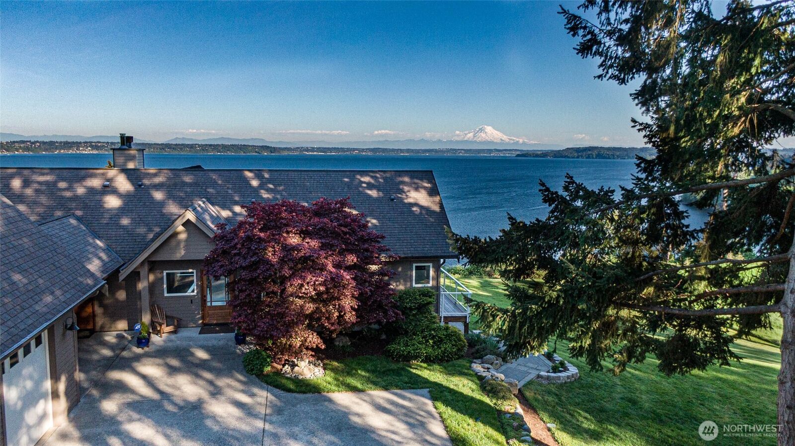 Property Photo:  16532  87th Avenue SW  WA 98070 