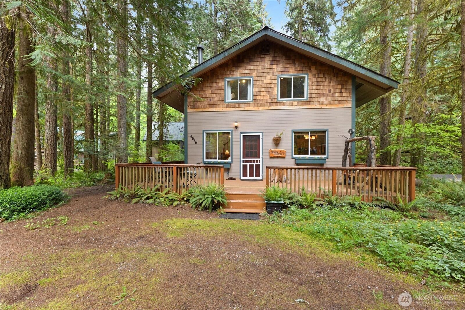 Property Photo: 6989 Snoqualmie Place WA 98244