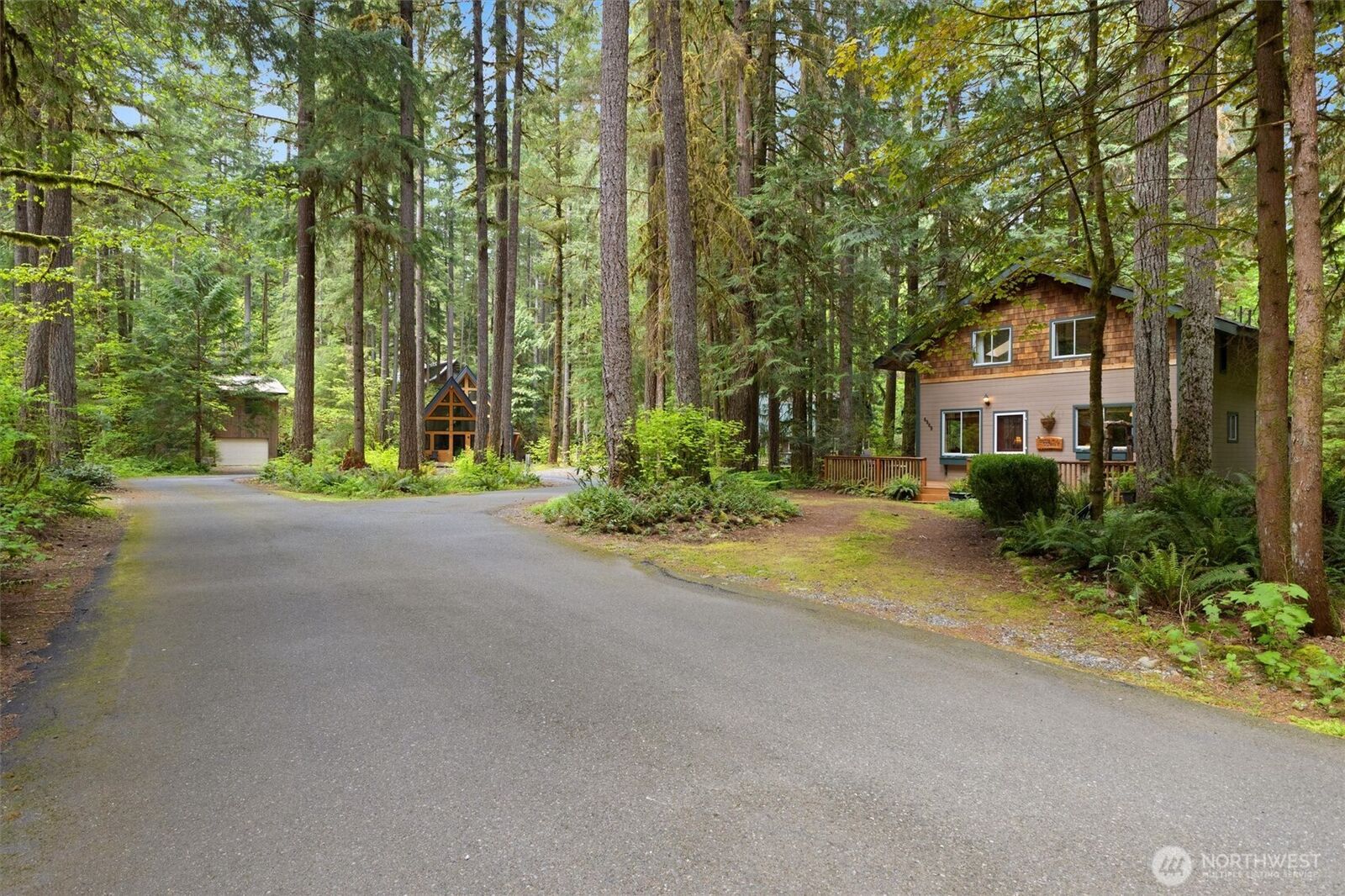 Property Photo: 6989 Snoqualmie Place WA 98244
