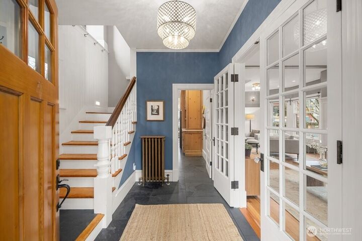 Property Photo:  610  16th Avenue E  WA 98112 