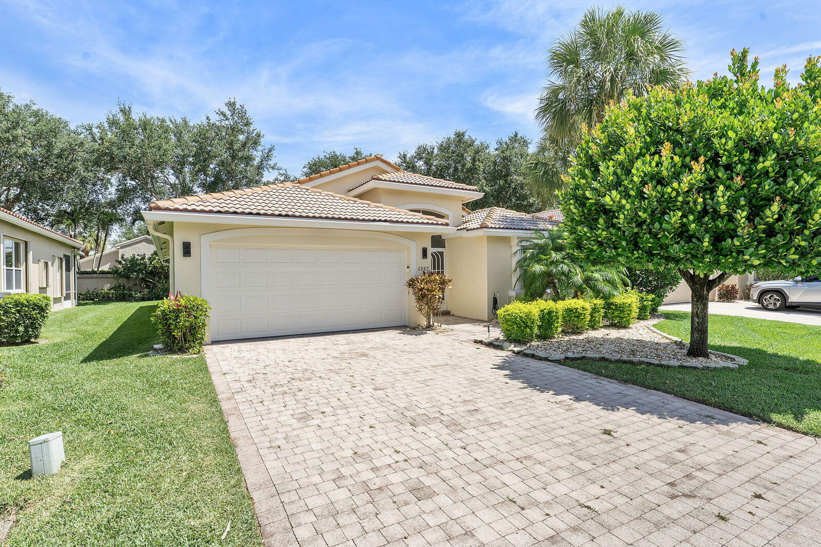 Property Photo:  6887 Viale Elizabeth  FL 33446 