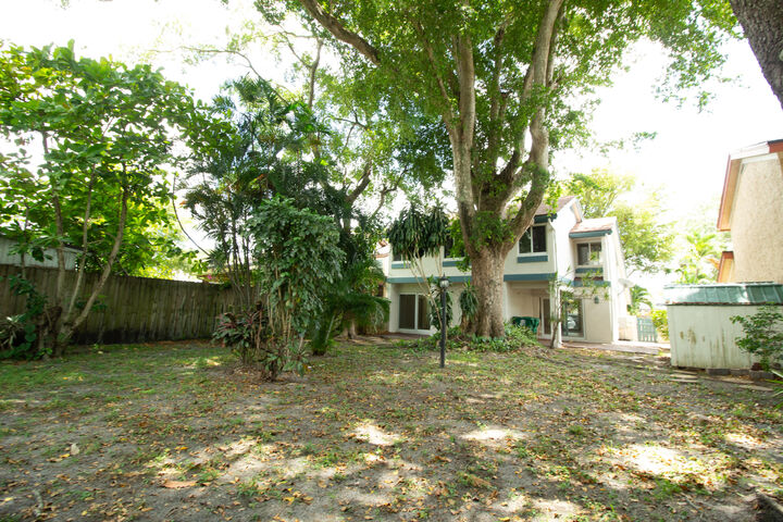 Property Photo: 8321 SW 39th Court FL 33328