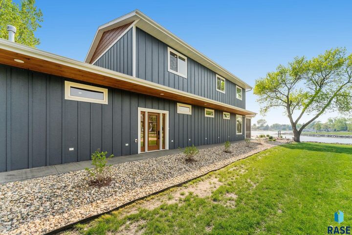 Property Photo:  6639 Peninsula Ln  SD 57075 