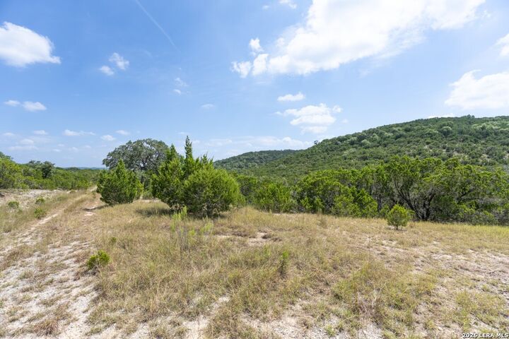 Property Photo:  865 Arrowhead Pt  TX 78063 