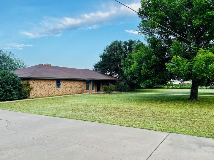 Property Photo:  5502 Meadow Drive  TX 76903 