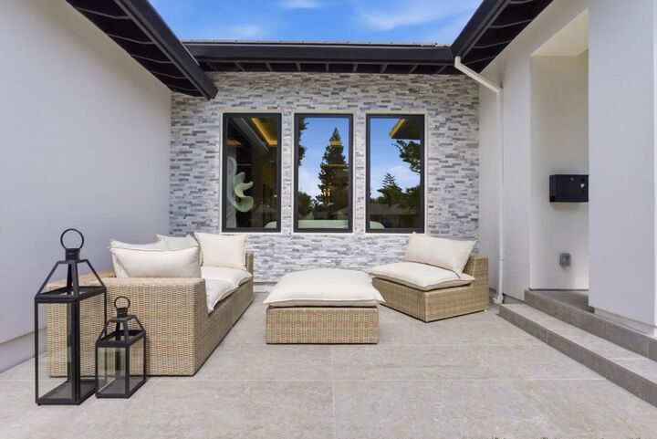 Property Photo:  640 Fairmede Avenue  CA 94306 