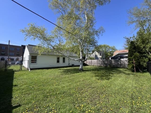 Property Photo:  310 W Nevada Avenue  WI 54901 