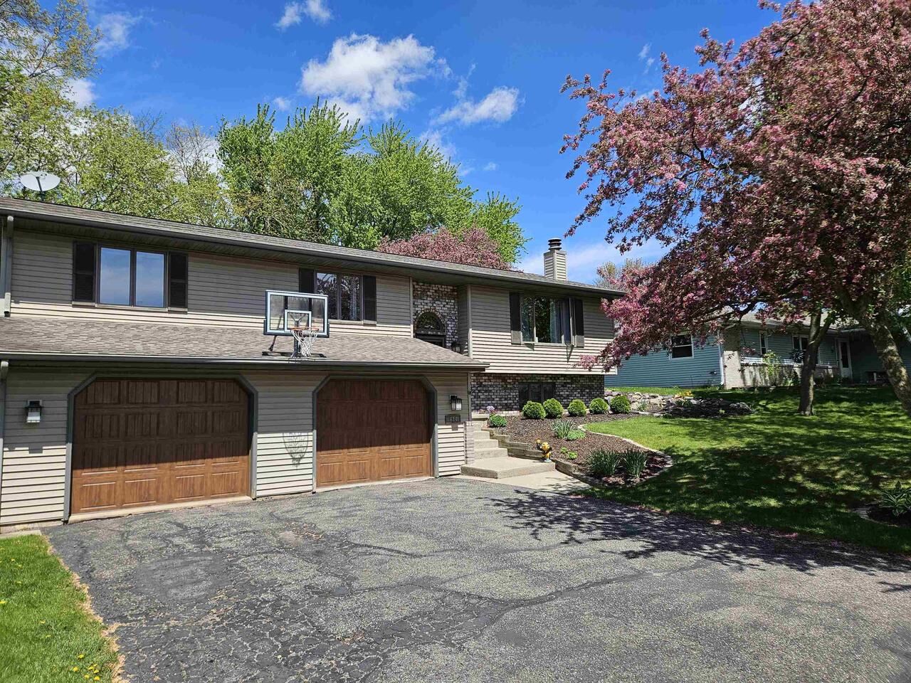 Property Photo:  634 Naragansett Avenue  WI 53913 