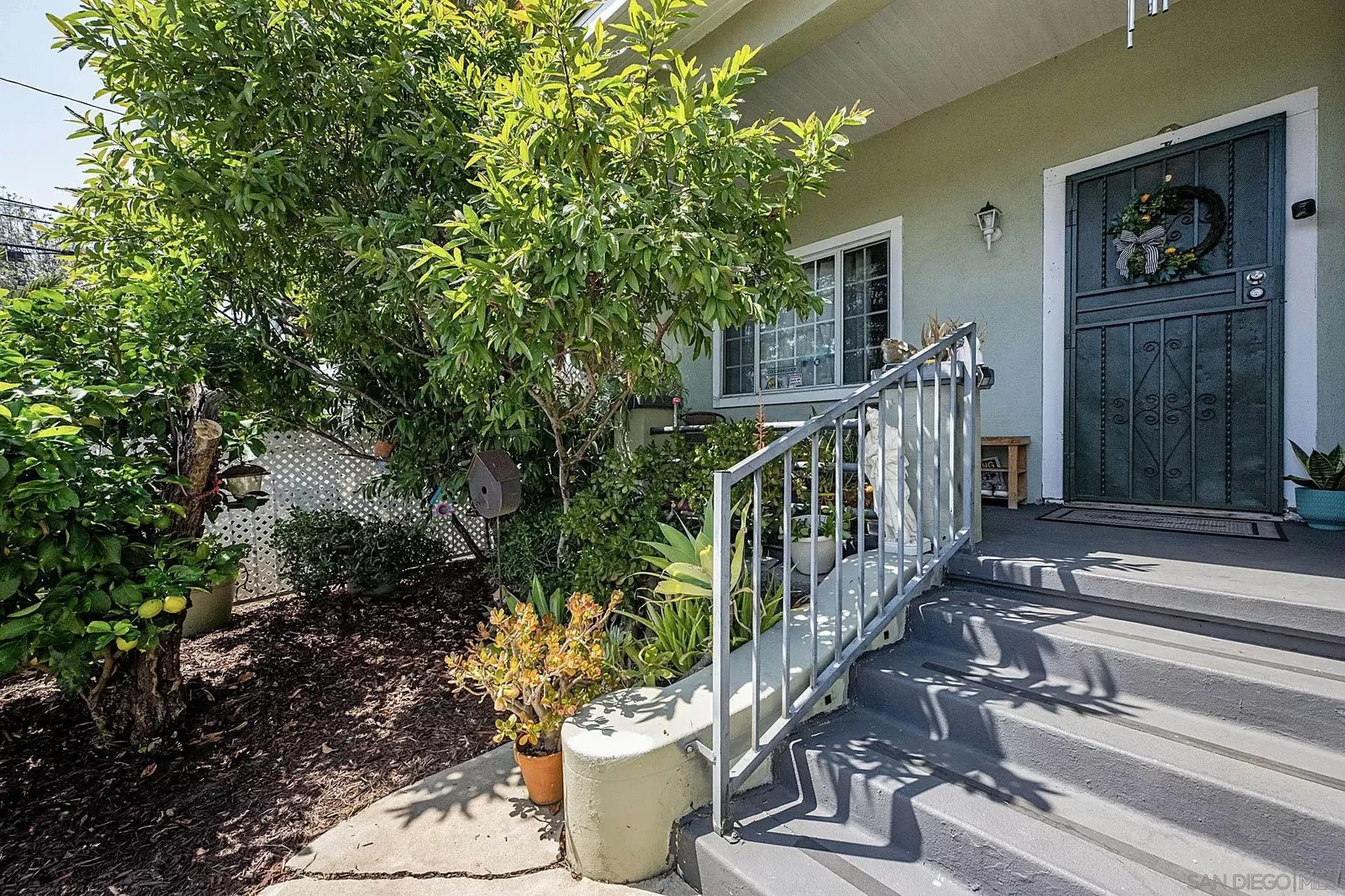 Property Photo:  2607 Darwin  CA 90031 