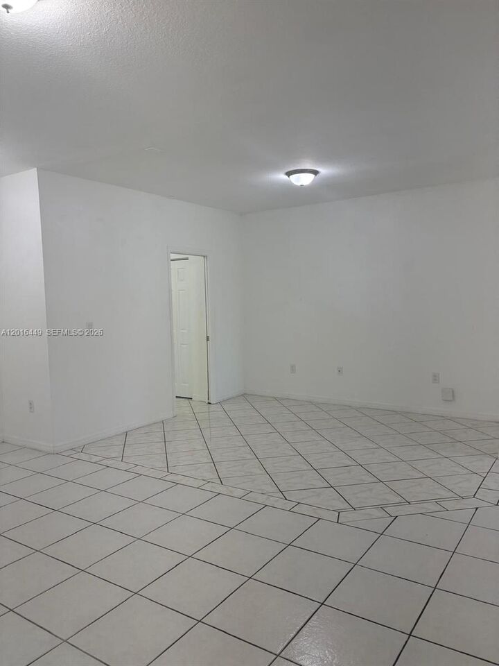 Property Photo:  8525 SW 165th Pl 8525  FL 33193 