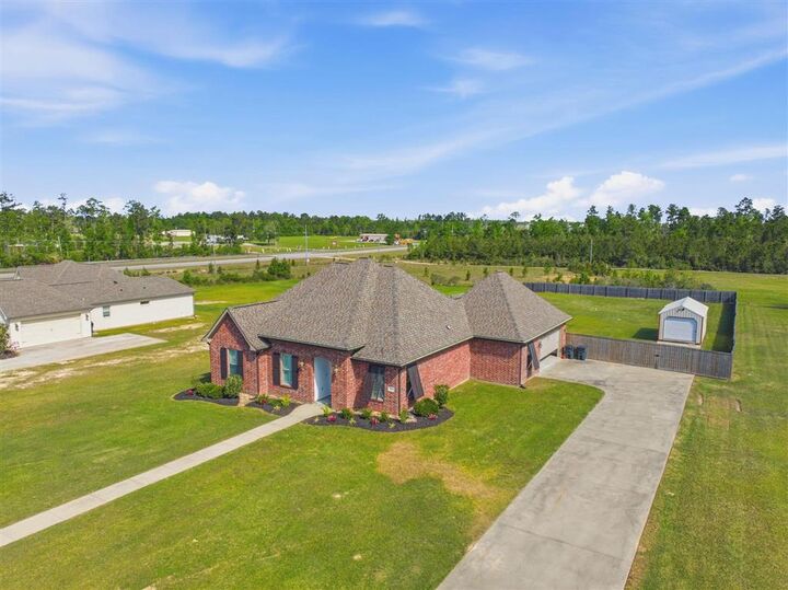 Property Photo:  147 Plantation Trace Drive  LA 70652 