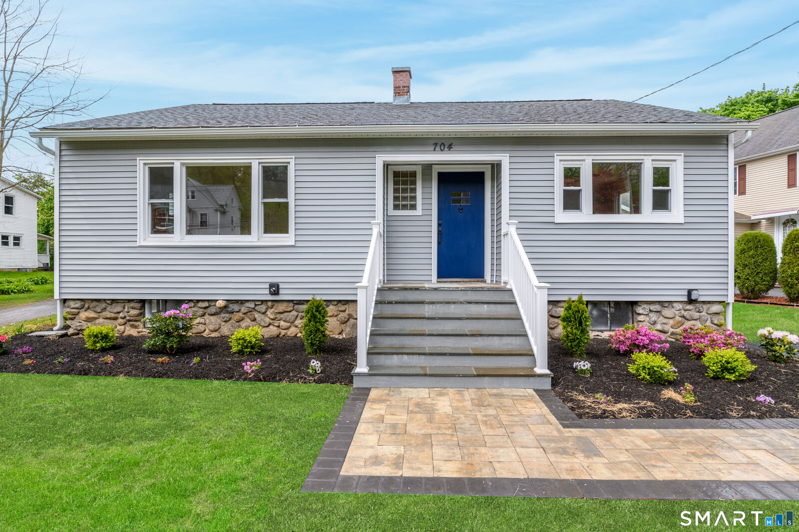 Property Photo:  704 High Street  CT 06770 