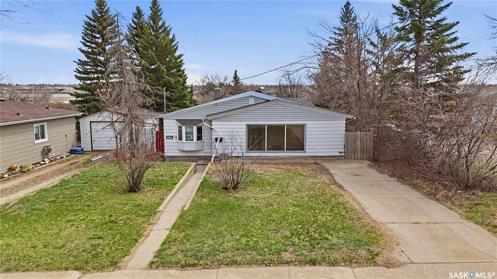 Property Photo: 1065 Stadacona Street W SK S6H 2B1