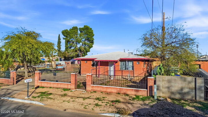 Property Photo:  5125 S Missiondale Road  AZ 85706 