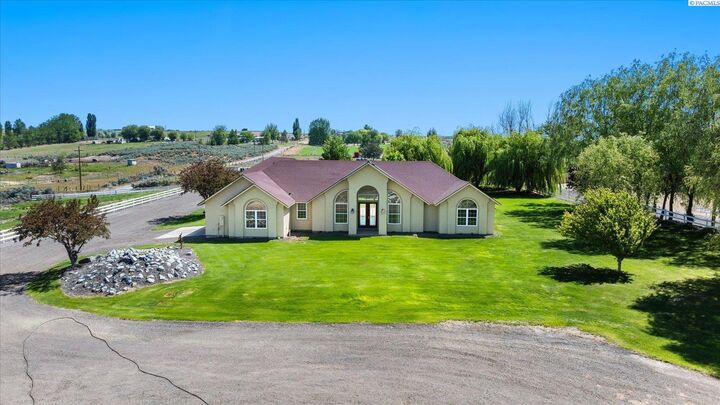 Property Photo:  420 Tuck Rd  WA 99330 