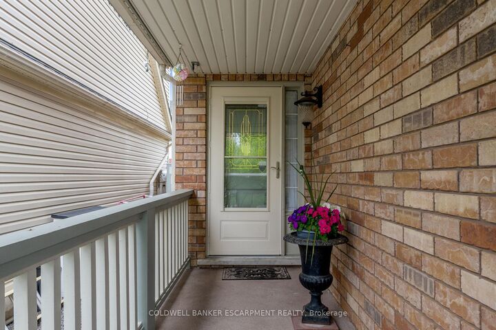 Property Photo:  593 Caverhill Crescent  ON L9T 5K1 