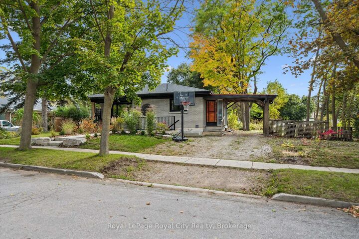 Property Photo: 20 Highview Place ON N1H 1M7