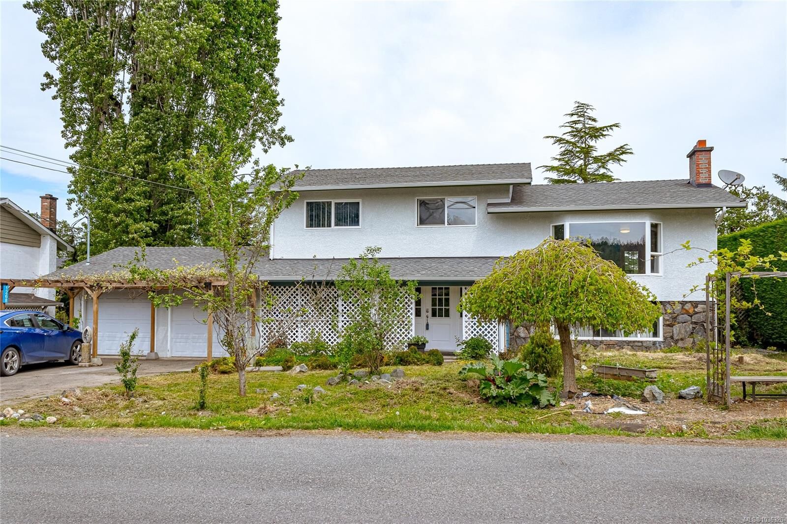 Property Photo:  1268 Marchant Rd  BC V8M 1G5 