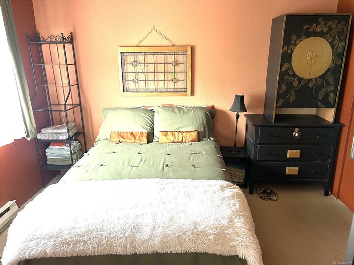 Property Photo:  904 Hillside Ave 304  BC V8T 1Z8 
