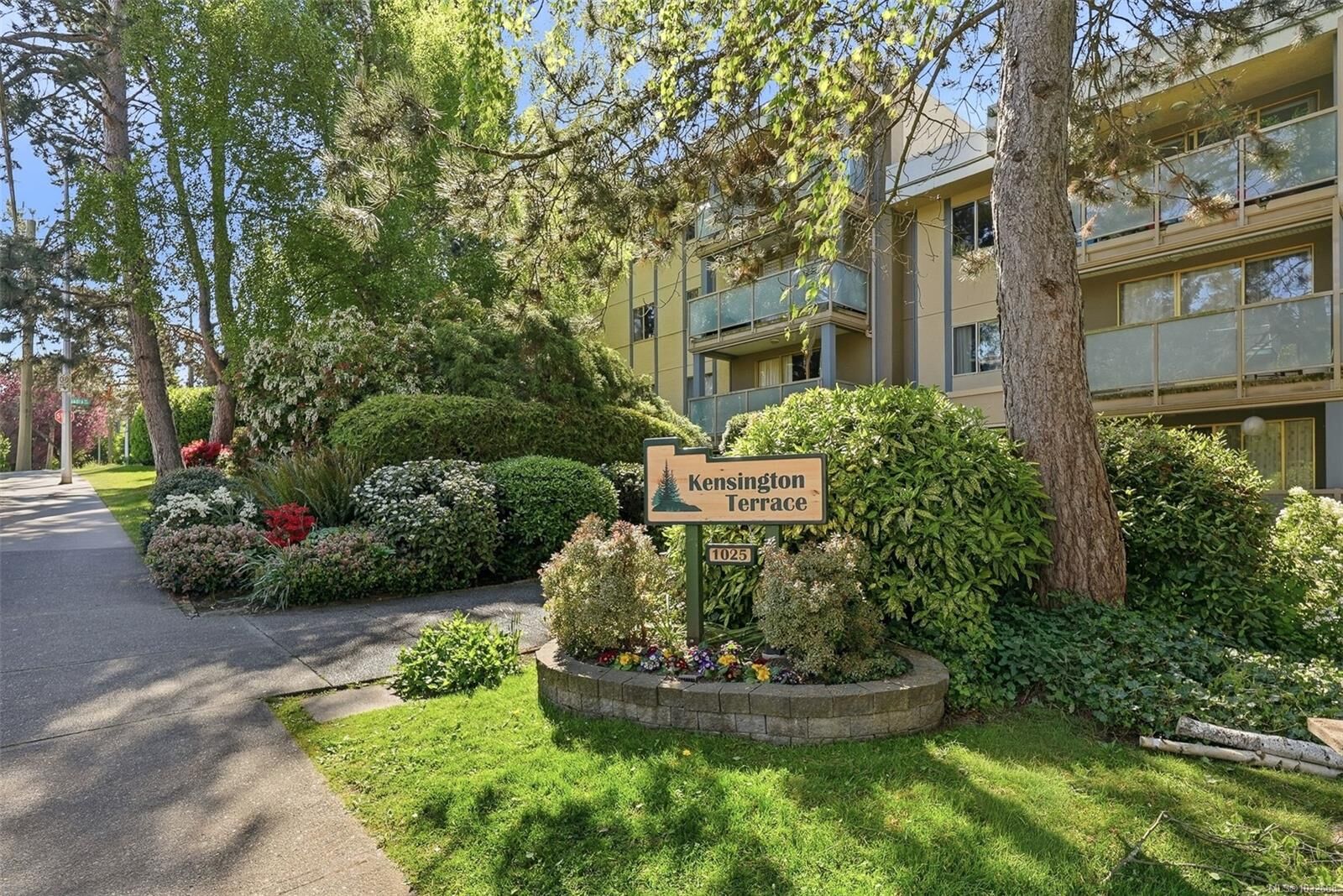 Property Photo:  1025 Inverness Rd 123  BC V8X 2S2 