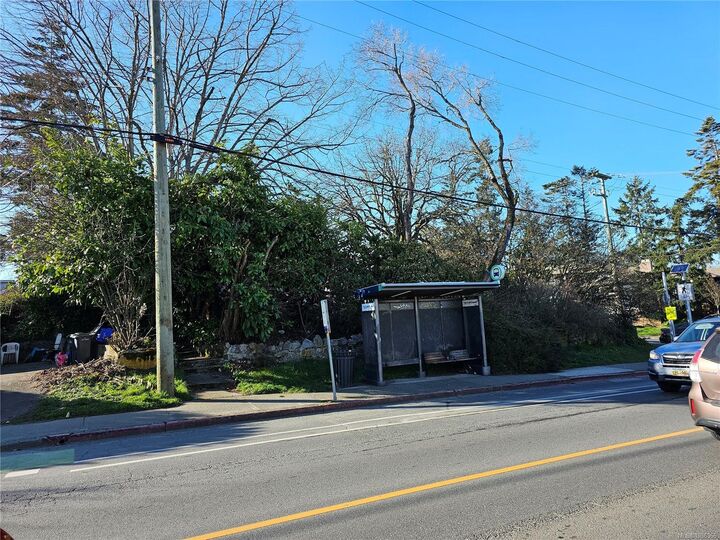 Property Photo:  832 Lampson St  BC V9A 6B2 
