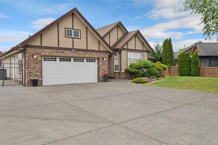 Property Photo:  2185 Forest Grove Dr  BC V9W 6H9 