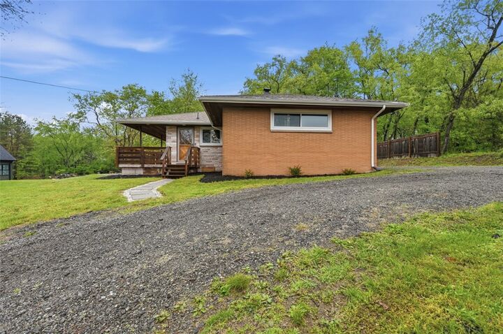 Property Photo: 265 Mountain View Rd PA 15044