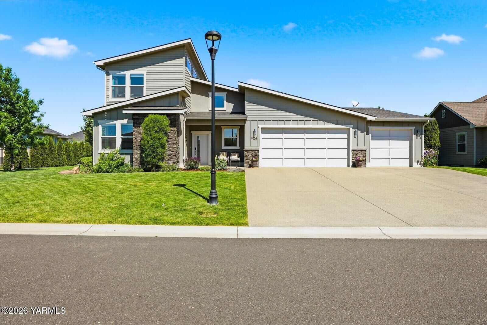 Property Photo:  9203 Golden Dr  WA 98903 