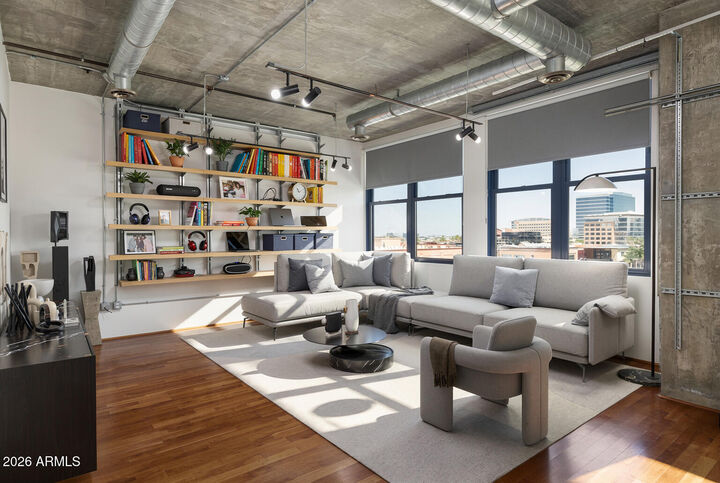 Property Photo:  21 E 6th Street 518  AZ 85281 