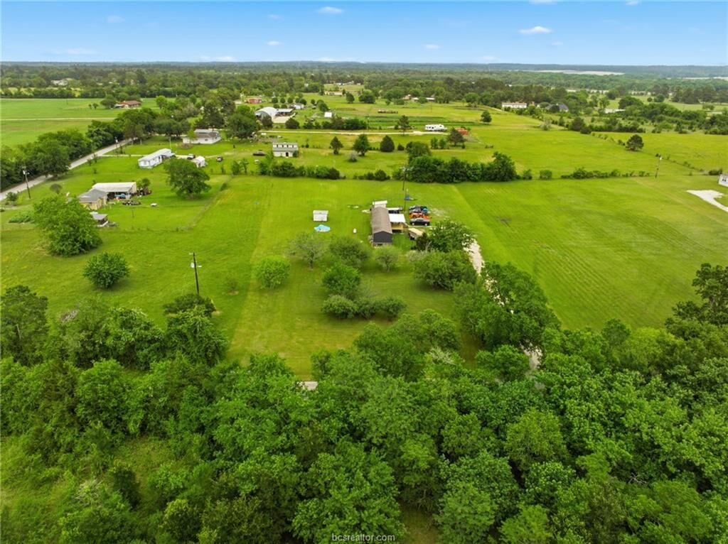 Property Photo:  122 Wire Rd Loop  TX 77320 