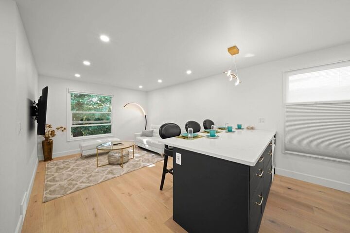 1620 McLean Drive — photo 1
